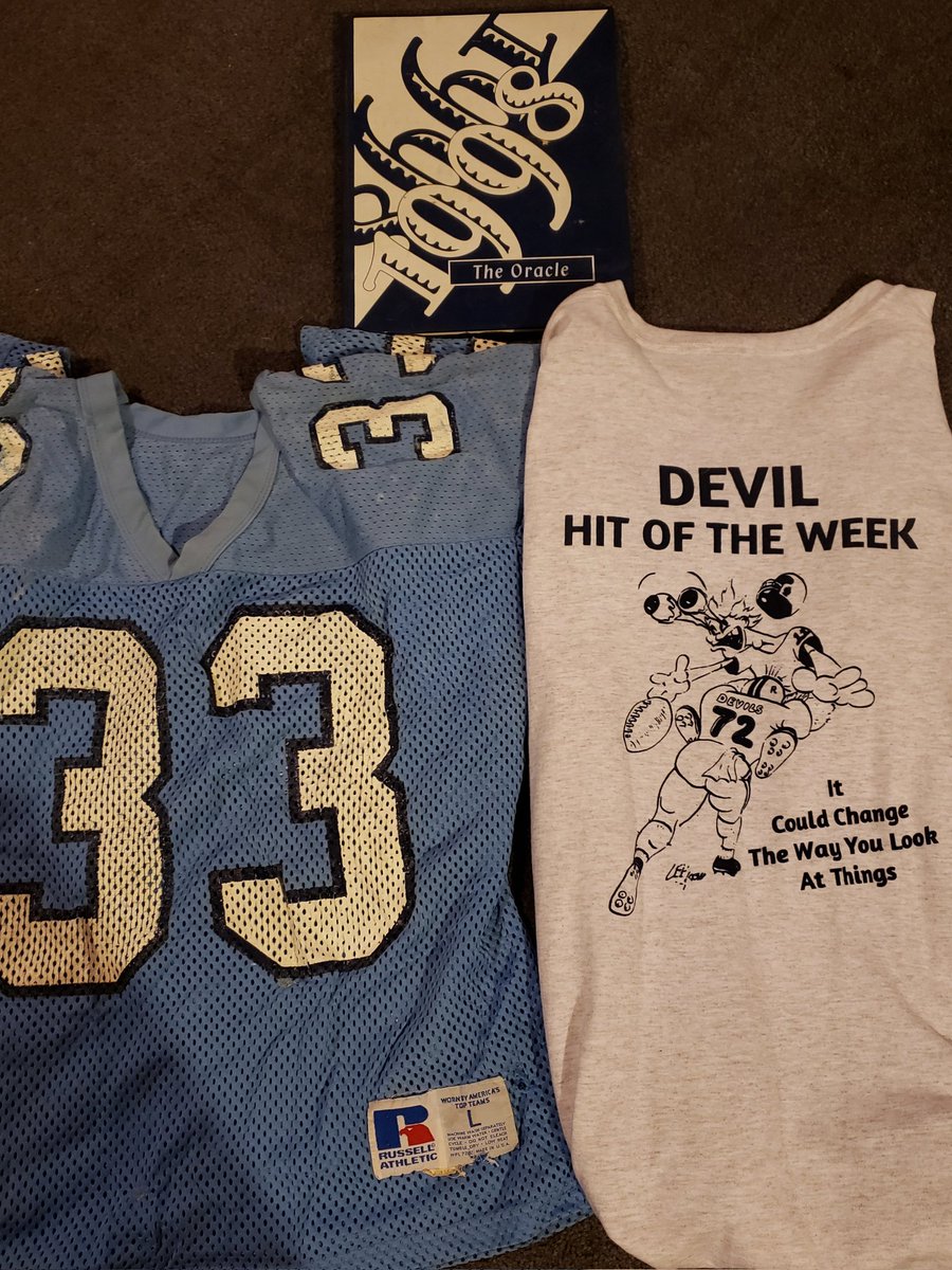 jaywarren33's tweet photo. @GilletteStadium @MIAA033 Go RHS Blue Devils!! https://t.co/H4lYJw6khb