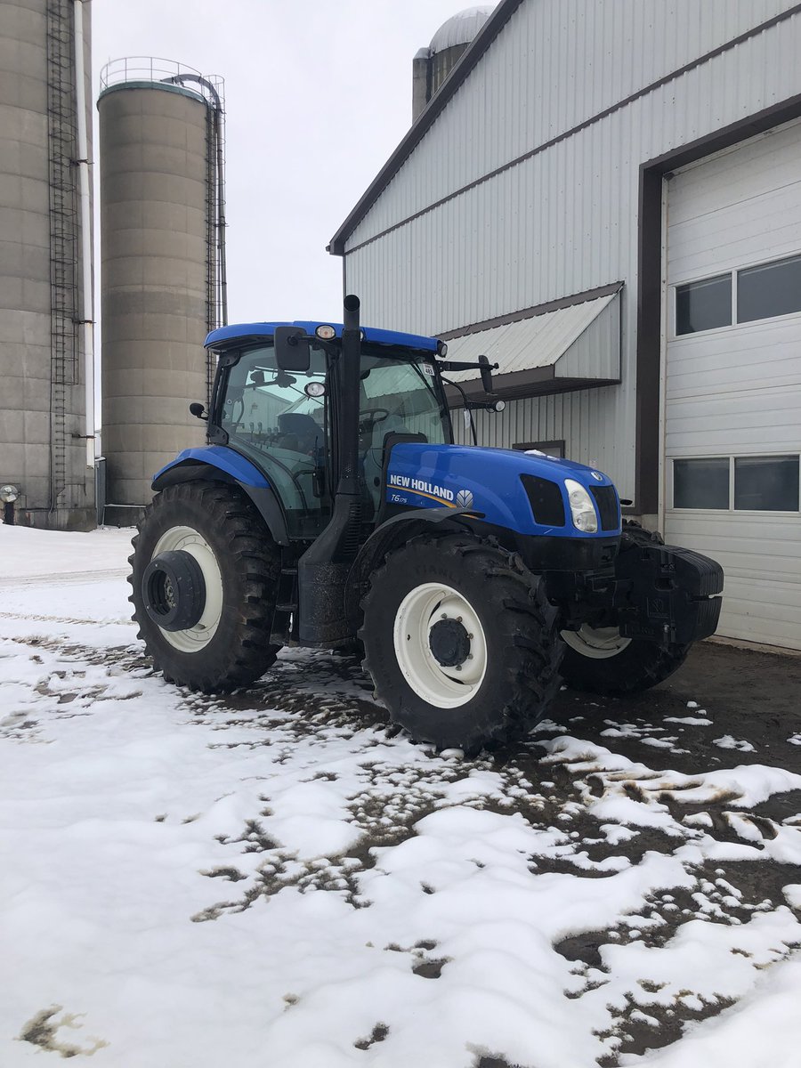 Guess I went a little colour blind on this mixer tractor purchase hopefully making <a href="/mattdirka/">matt dirksen</a> happy. Unrelated topic any know where to get a good deal on red paint 😃#bluearmy #CNH