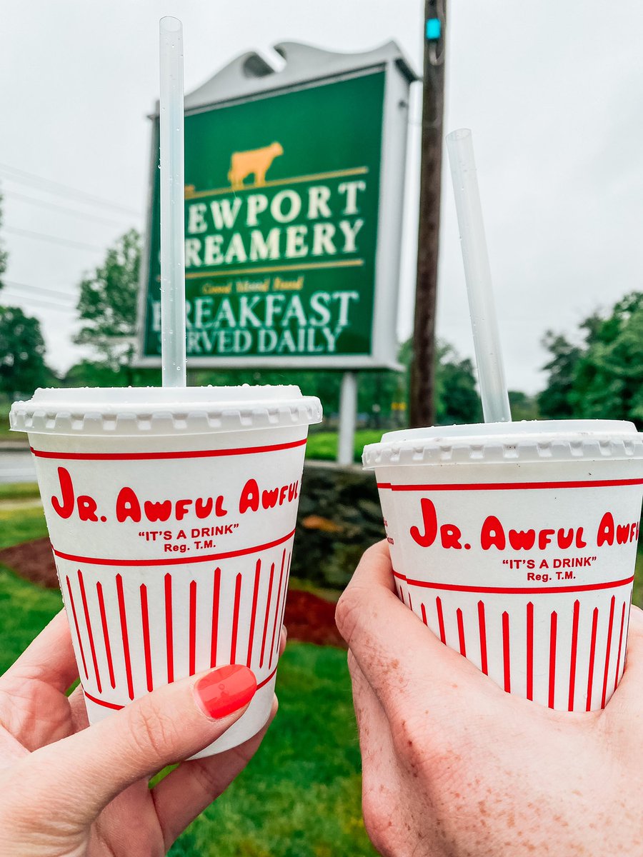 JourneyWJBlog's tweet image. Final thoughts on the #AwfulAwful: Delicious, creamy, super thick &amp;amp; refreshing! As you can see, we both ordered junior sizes since we were only in for a snack. Even so, it was very filling. I ordered chocolate &amp;amp; Chris ordered Oreo®. 😋 bit.ly/theawfulawful #newportcreamery