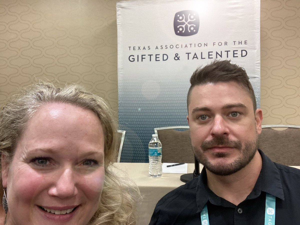 ESC11SS's tweet photo. Presenting on the #4Parallels with the one and only @CTRodGT 😎 #giftED21 https://t.co/48EG4WLYH8