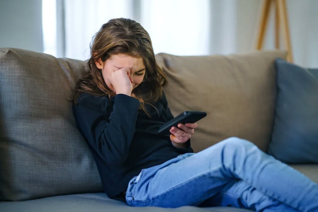 For students experiencing bullying in a school setting, inform a trusted adult like a parent, teacher, guidance counselor or coach who can get involved.

buff.ly/3HxqHpJ

#schoolfights #OnlineSafety #drjoelhaber