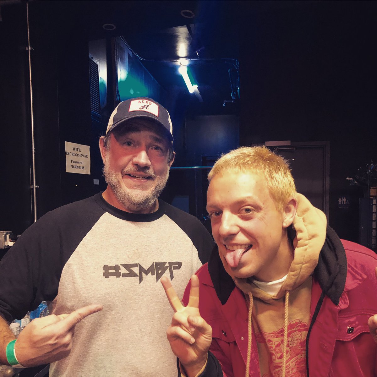 thenikrivers's tweet photo. Always good to see the super talented @DeLongMusic (@SloMoBonerParty shirt FTNFW!)   #RobertDelong #LiveMusic #RecRoom  #SMBP https://t.co/LdpbKsQ9gR
