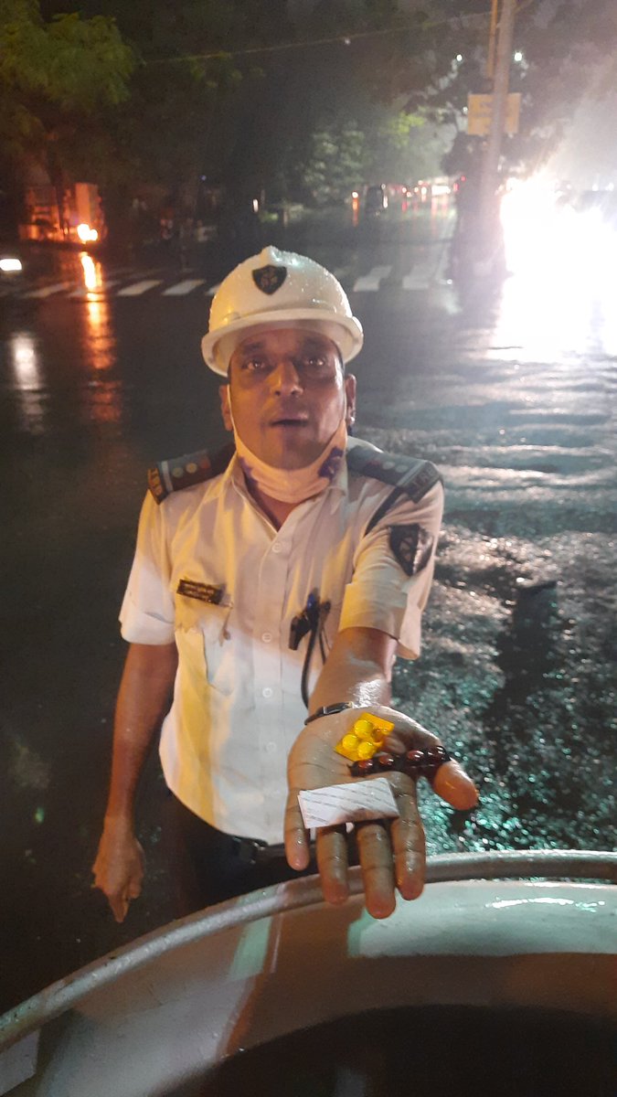 niravshahbjp's tweet photo. No matter what season they are always there for you.

Salute!

@CP_SuratCity @GujaratPolice 

#police #trb #policeofficer #surat #photooftheday #picoftheday https://t.co/10gNnCoRax