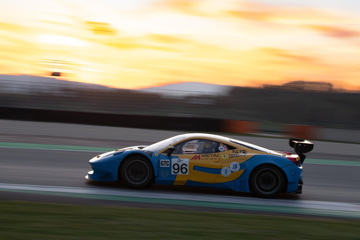 FerrariRaces's tweet photo. We have so many beautiful pictures from #FerrariFM21 that it would have been a shame not share them with you! On a scale from 1 to 10 how cool are these 📸?
#FerrariChallenge #XXProgrammes #F1Clienti #FerrariCorseClienti #ClubCompetizioniGT #FerrariCompetizioniGT #FerrariRaces https://t.co/8Wx5REvMod