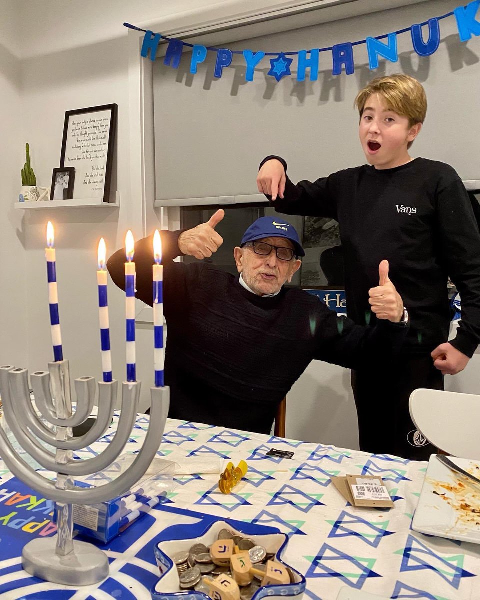 idavisbeatles's tweet photo. After celebrating The Feast of Lights in Seattle with my grandkids @sdssadie daughter &amp; son in law, I landed back in #SoCal for another dose of #Chanukah #dradel &amp; latkas. Me &amp; my recently appointed #SocialMedia Director! Feasting continues
Oh Luck Man Am I! https://t.co/HHlfXIwJzw