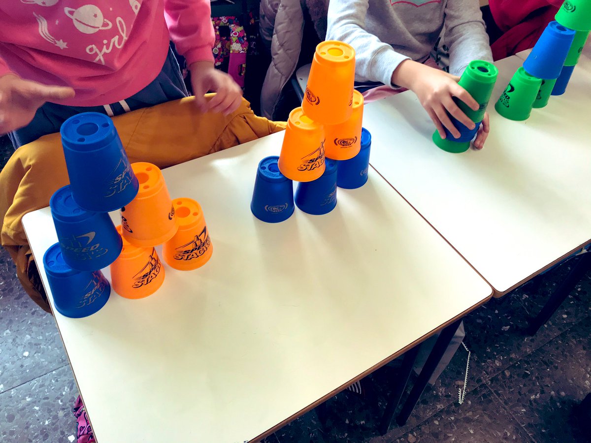 maestrocarlosef's tweet photo. Llega el tercer proyecto #edufis en el #CEIPCristóbalColón de #Villaverde con el alumnado de 5º de #primaria. Tenían muchas ganas ya de sacar los vasos de @stackingspain y conseguir mejorar su atención, concentración, resolución de problemas, secuencia de acciones... ¡A por ello! https://t.co/3h9nRcrnBn