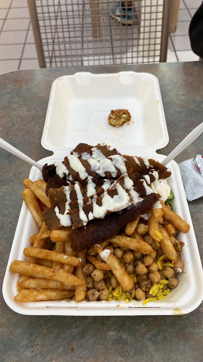 Mudboy4PF's tweet photo. shoutout #fetaandolives for hookin it up for your boy #delicious #HUBmall https://t.co/C8ntA3i8Dm