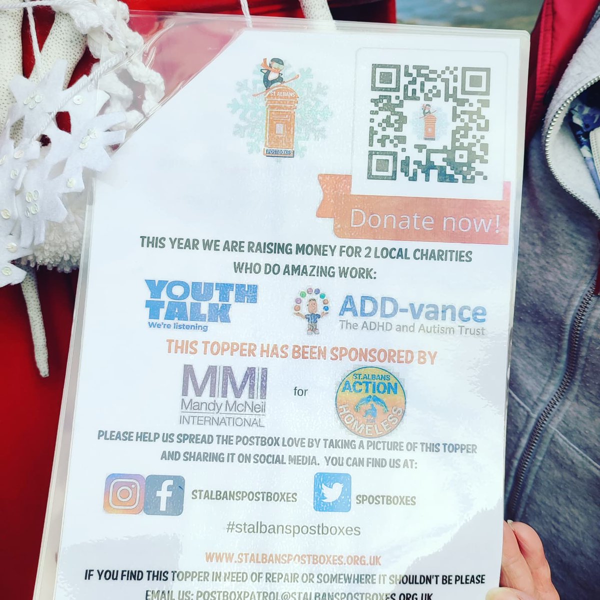 Love this <a href="/SPostboxes/">StAlbansPostboxes</a> by the Clocktower sponsored by <a href="/StTastes/">StAlbansTastes</a> for <a href="/StAlbans_Action/">St Albans Action for Homeless</a> raising vital funds for <a href="/Youth_Talk_SA/">Youth Talk</a> &amp; <a href="/VanceAdd/">ADD-vance ADHD and Autism Trust</a>. Go to <a href="/eyesonstalbans/">EYES on St Albans</a> app to see all info @Digi_Jen <a href="/jezmizter/">Jez Levy 💛💙</a>
#yarnbombing #Stalbans #StalbansPostboxes <a href="/thebootstalbans/">thebootstalbans</a> <a href="/radioverulam/">radioverulam</a>