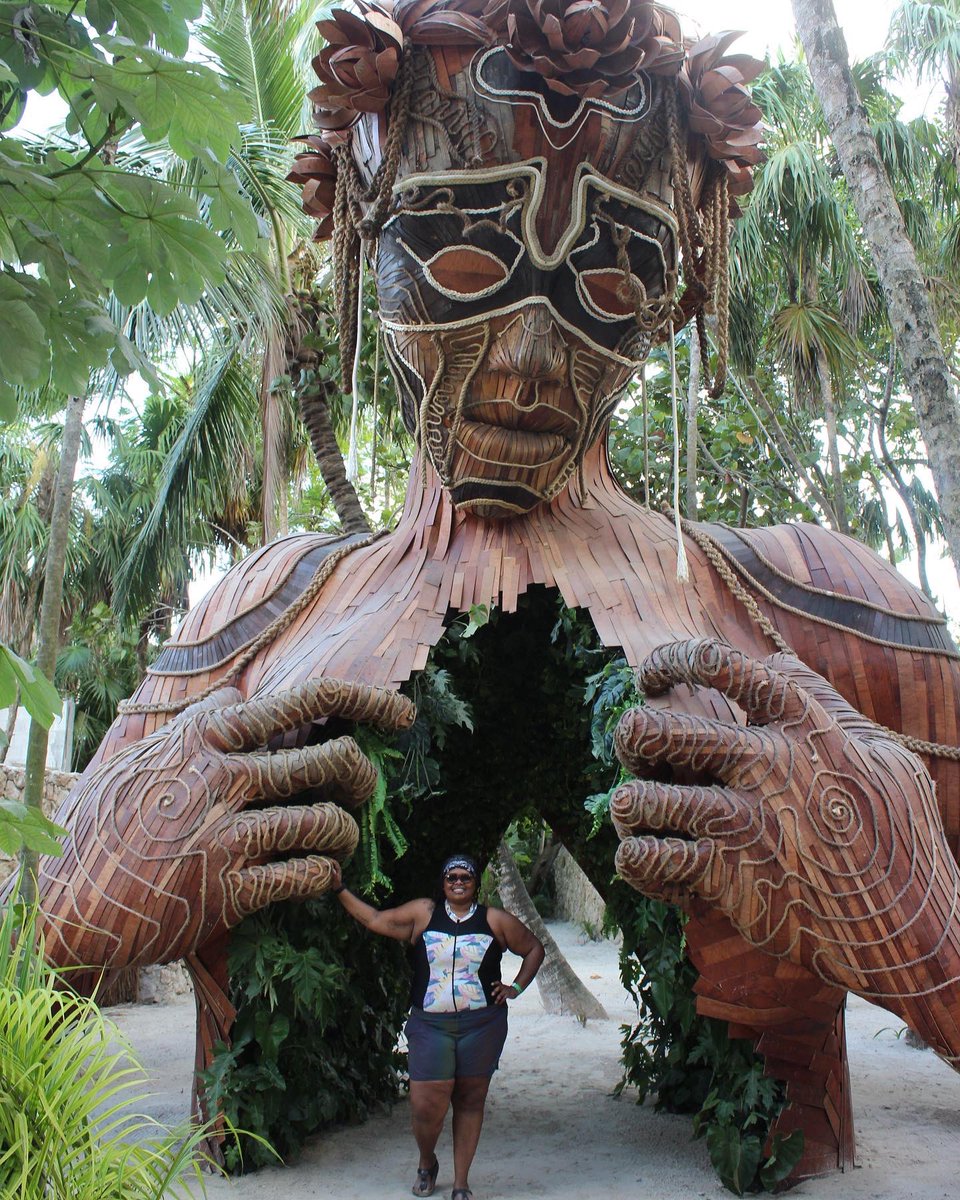 tiffthetechie's tweet photo. The #VenALaLuz (which means #ComeIntoLight) sculpture by @danielpopper was breath taking to see in person. It symbolizes the deep-rooted connection between human beings and nature. It’s positioned at the entrance of #RawLoveCafe and #AHAU #Tulum. #DanielPopper https://t.co/pQ6fQtDKvM