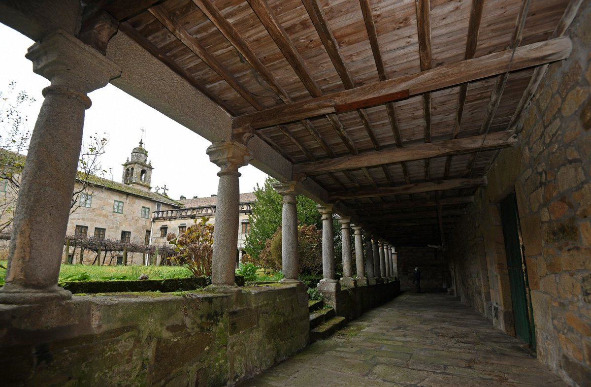 Pontevedrate's tweet photo. 🙌 Santa Clara xa forma parte do patrimonio público de Pontevedra

🗣️ O alcalde, Miguel Anxo Fernández Lores, fala dun «fito histórico» e «dun soño feito realidade»

📌 750 anos leva o convento na cidade, para pasar hoxe a disposición de toda a veciñanza https://t.co/9lhWWWS9Gi