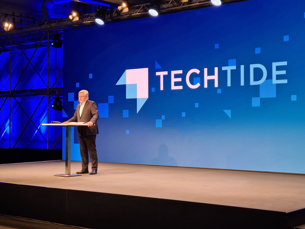 Mueller129T's tweet photo. #TECHTIDE21 eröffnet durch @althusmann 👏 https://t.co/lQOQfccoAY https://t.co/BQsDNE5Sjf