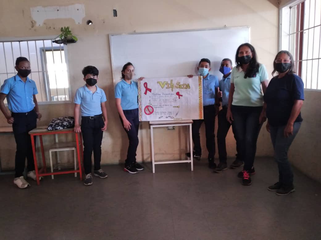 cecoproderedlo1's tweet photo. 🔹Municipio: Los Taques 
♦️Parroquia: Judibana 
🔵Fecha: 01/12/2021
🔹Responsables Directos: Odontologa Carmen Omaira Delgado 
 📝Descripción de la Actividad: Conversatorios sobre sexualidad responsable y VIH-SIDA por el día mundial de la prevención del VIH-SIDA.@glennissanchez https://t.co/H4NyJTUvqp