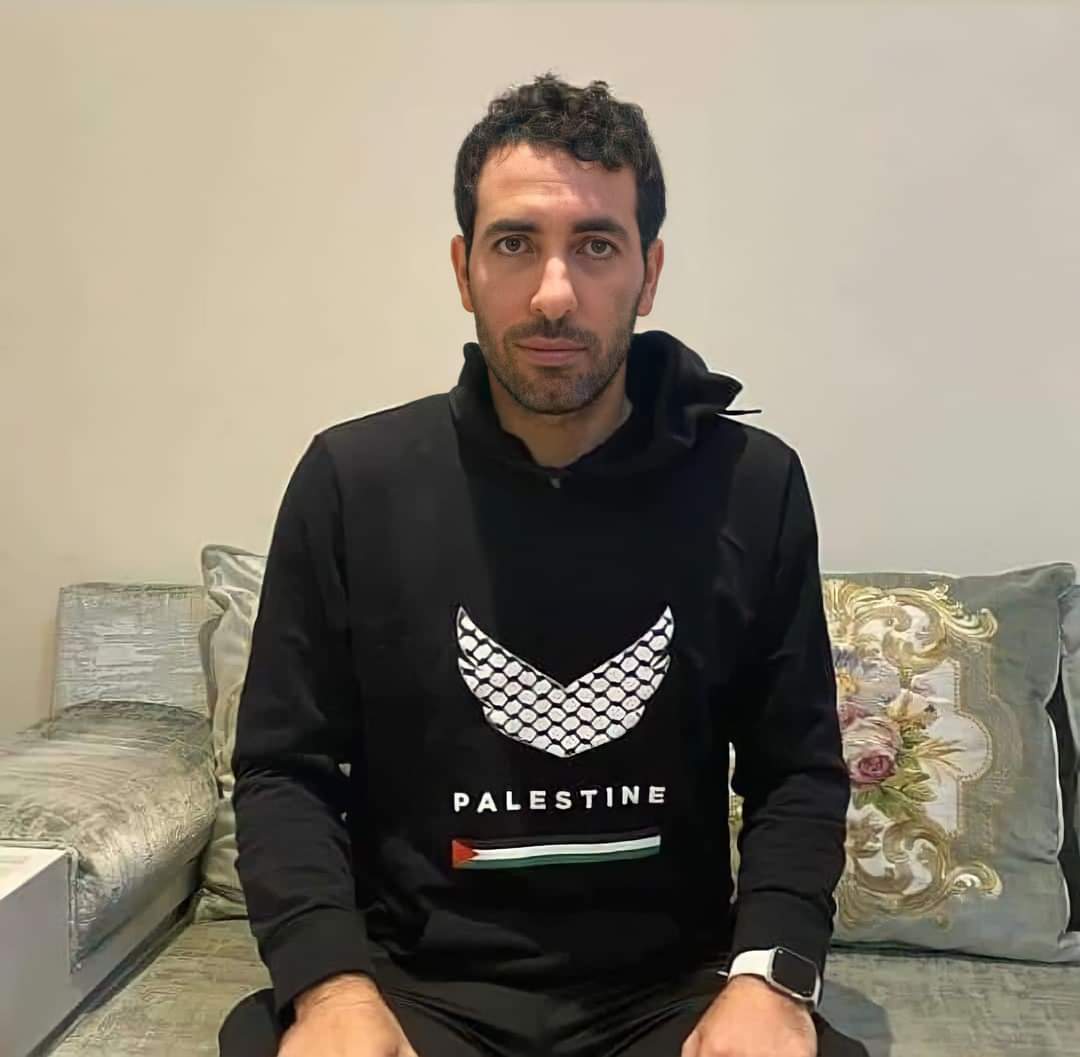 رِجَالٌ لا يَخْشَوْنَ فـ الْحَقِّ لَوْمَةَ لاَئِمٌ 
#we_support_abotreka