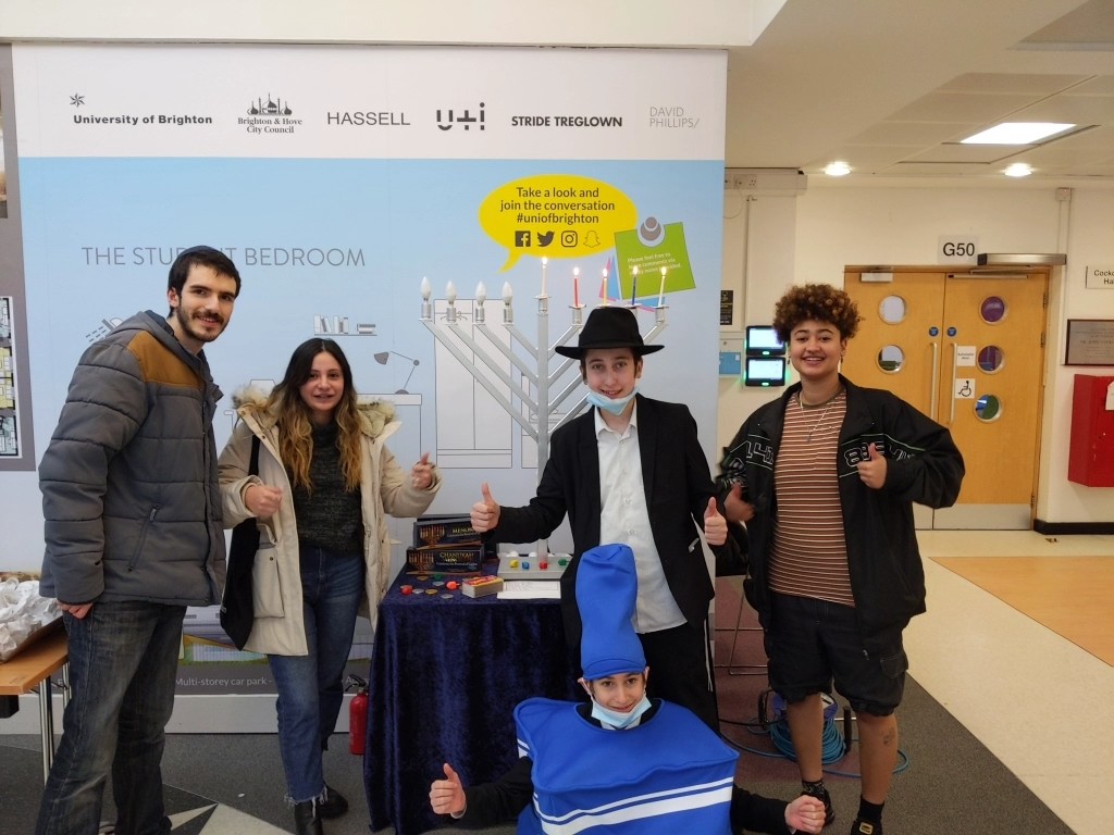 #HappyHanukkah 4th Candle from @uniofbrighton Jewish Society. @SUBrighton.
Really grateful to @debrahumphris for stopping by and giving us warm wishes