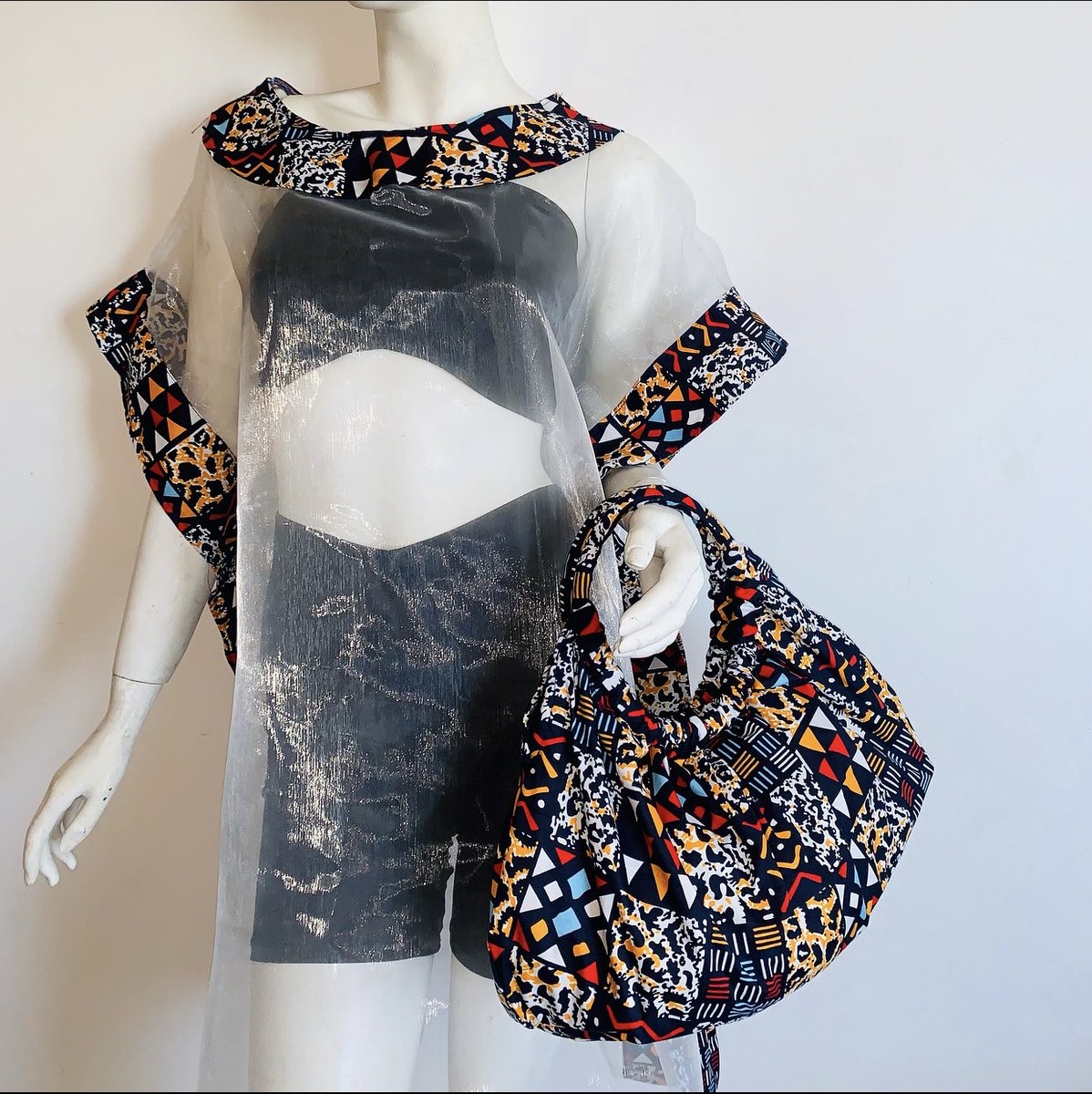 annatangb's tweet photo. Let me interrupt your scrolling. Look what i made👩🏾‍💻🙈.
Please🙏🙏rate my work🤣n help me RT🙏. My customer might be on ur TL.
Yep,i ship worldwide n i still have waistrainers on SALE🤪.
#smallbusinessowner 
#handmade https://t.co/5oWRqTs4ZR