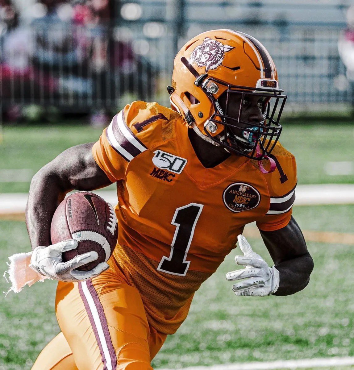 RyanGayle10's tweet photo. Blessed To Receive My First Offer From Bethune-Cookman University @BCUGridiron @UNCLELUQ @nopainostruggle @TheCribSouthFLA https://t.co/KwcMzzUEjp