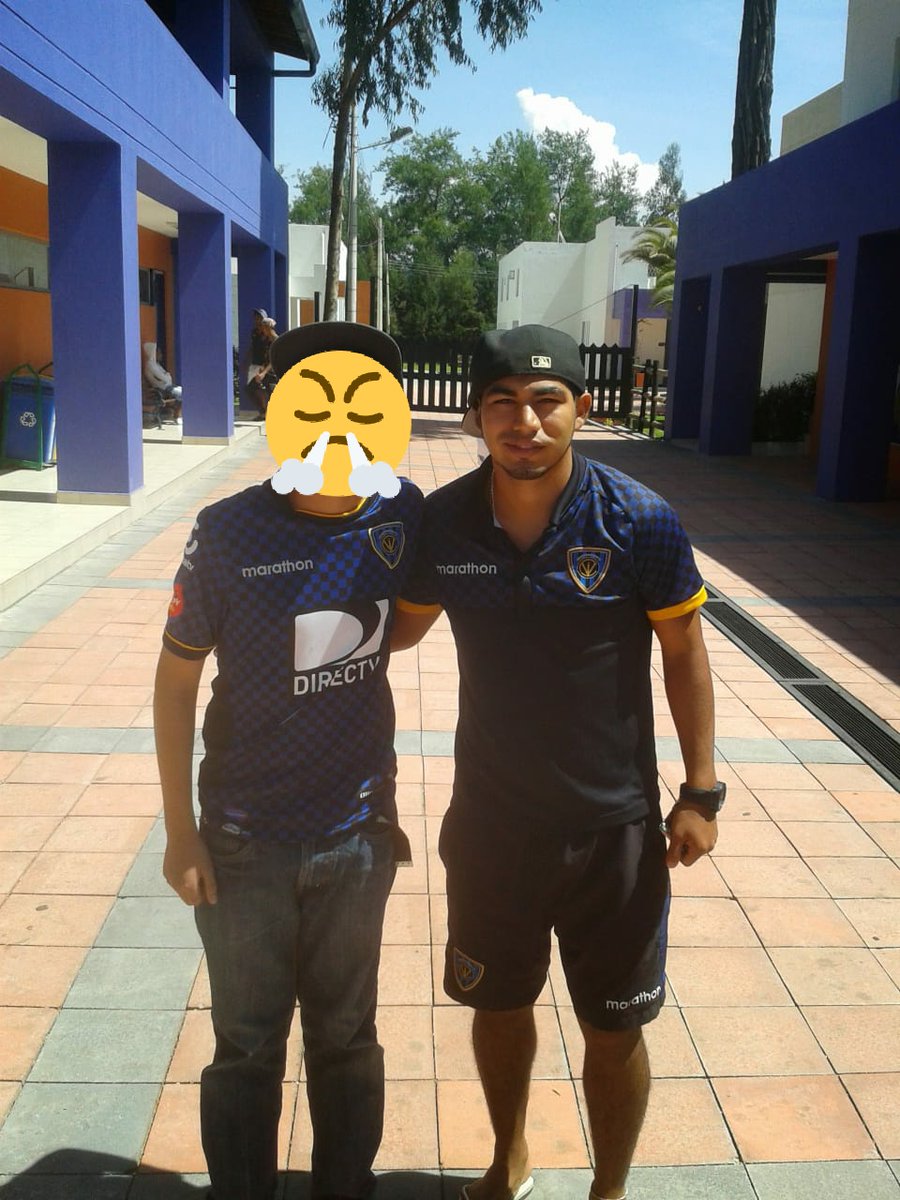 David_idv's tweet photo. Foto del 2014. Tenía 15 años, medía lo mismo que Sornoza, y el poderosisimo Daniel Angulo lideraba la delantera https://t.co/hVkA06okgH