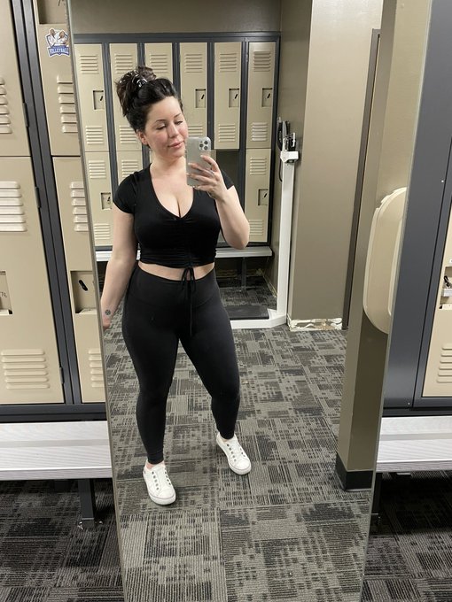 I dont have a goal weight Im getting to but a goal look. I need to make a vision board. Basically just