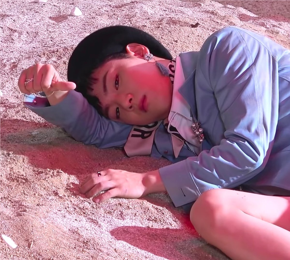 angelicminseok's tweet photo. No. I thought I got the pose right. Too far from reality. Hahaha๐
#FuseSelcaDay
#ONFSelcaDay
#ํจ์ฆ์
์นด๋ฐ์ด https://t.co/0oU9uqLcYy