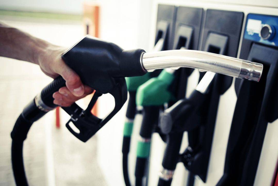 News24's tweet image. Government got the fuel price wrong – and its explanation doesn’t quite add up | @BISouthAfrica 

ow.ly/KaKU50H18YZ