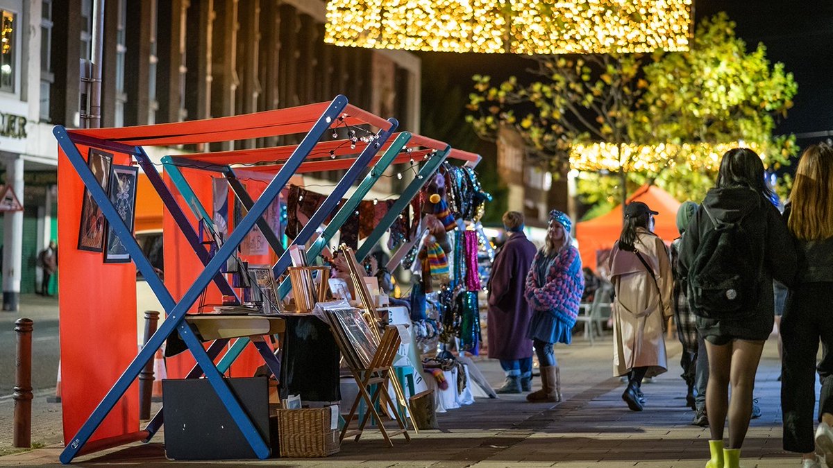 Don't forget it's Eastgate Market in Sidwell Street again tomorrow!

Operating year round, every Thursday, Friday, and Saturday, from 2pm to 8pm. Don't forget to pay them a visit. 😃🎅