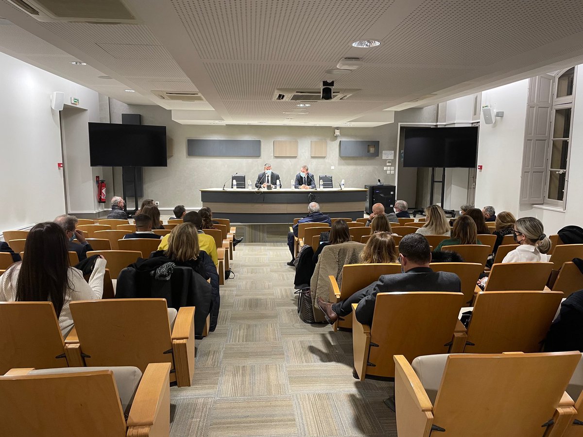 <a href="/BarreauToulouse/">Barreau de Toulouse</a> et son vice bâtonnier, Frédéric Langlois, reçoivent le #CNB. En présence <a href="/GavaudanJ/">Gavaudan Jérôme</a> <a href="/OFontibus/">Olivier FONTIBUS</a> <a href="/ManuelFuret/">Manuel Furet</a>  <a href="/SophieFerry1/">Sophie Ferry</a> <a href="/Jeanbblanc/">Jean Baptiste BLANC</a> Gilles Boxo, Stephanie Balespouey et Grégoire Niango.