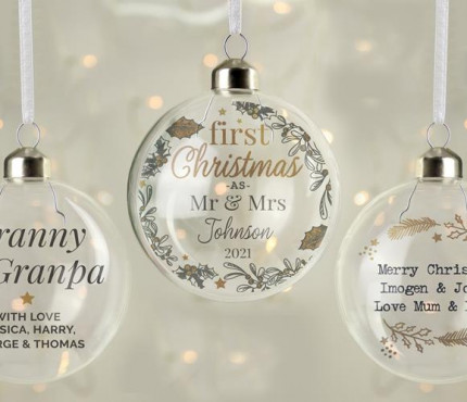 TattyLashess's tweet photo. Get ready for Christmas with these bespoke baubles, they just look absolutely darling! Wouldnt you agree? 

#baubles #xmasbaubles #bespokebaubles #StationaryinTheUK #LiverpoolStationaryWeddingInvitation https://t.co/awzYuVdax5