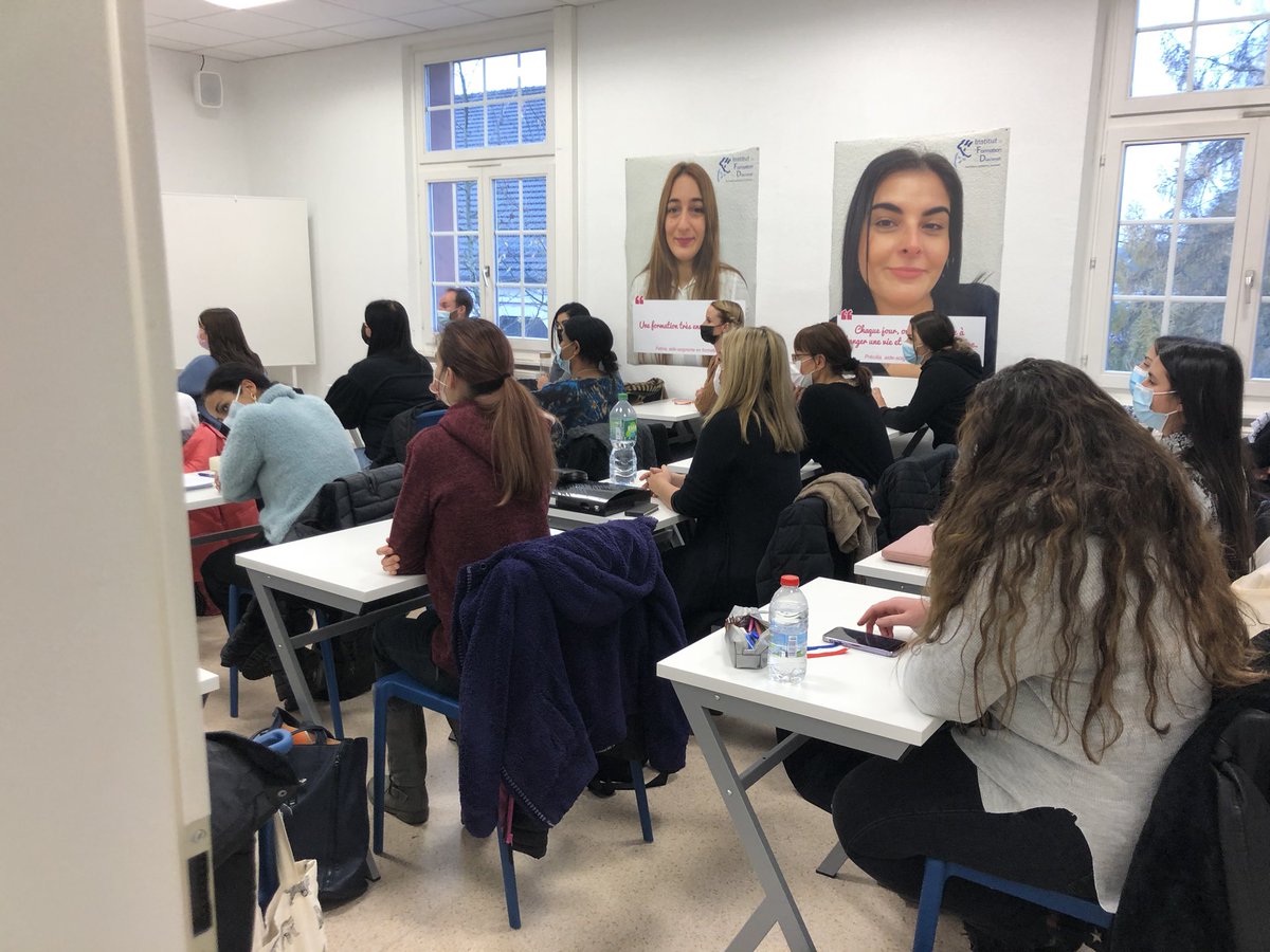 PierricOuvrard's tweet photo. 🔛 #TousMobilises #Sundgau pour la formation d’aides soignantes au plus près du territoire Altkirch Saint-Louis ▶️ Pôle emploi #HautRhin @poleemploi_GE accompagne les nouveaux stagiaires aux côtés du Diaconat @GillesFremiot @regiongrandest @Prefet68 Merci @LemoineStef 👏👏 https://t.co/Jqysy161Di
