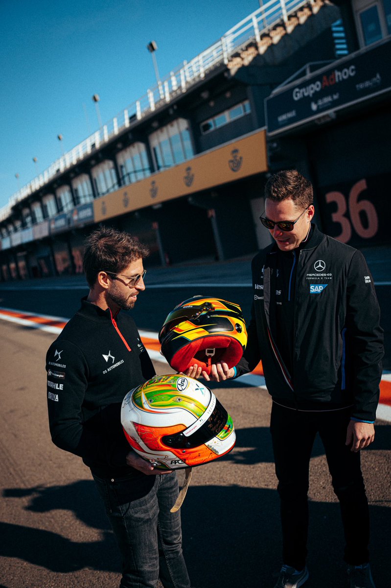 svandoorne's tweet photo. Awesome to swap helmets with my buddy @afelixdacosta ! Cheers to many more on track battles! 🍻 https://t.co/3ym5xOl54S