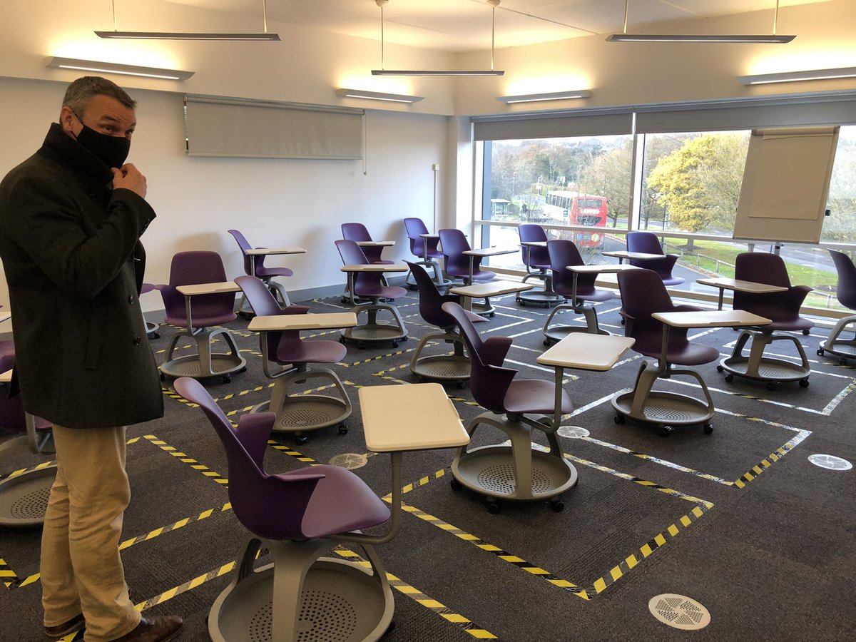 Site visit for #GAConf22 today at the University of Surrey. Exciting plans and interesting chairs! Make sure you book your place. It’s going to be a good one! geography.org.uk/Conference-2022 @The_GA #geographyteacher