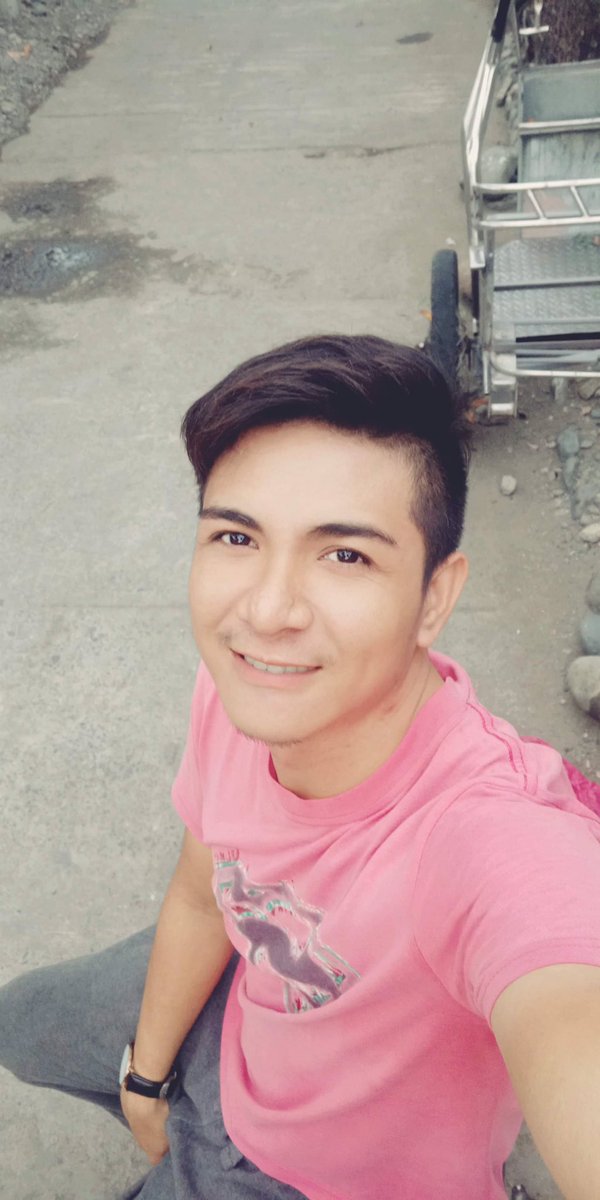 AlfredCombe's tweet photo. Hello word!, hello tweeter! Hello madlang people’s!👌😊😊😊 https://t.co/9WOfyvDH56