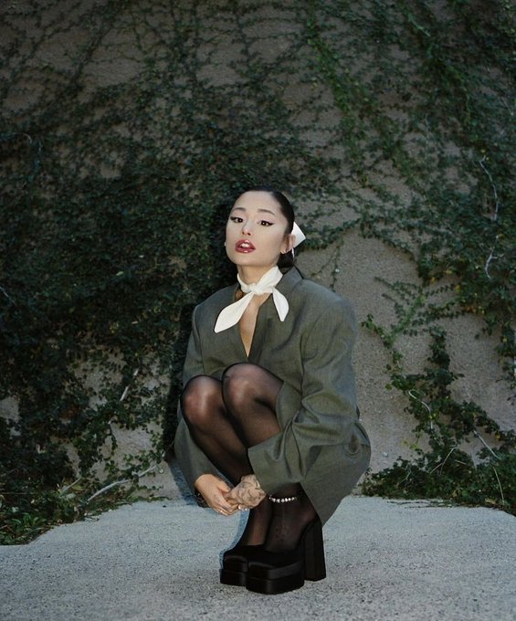 ariana grande asian fishing controversy explained as singer deletes instagram photo amid backlash online