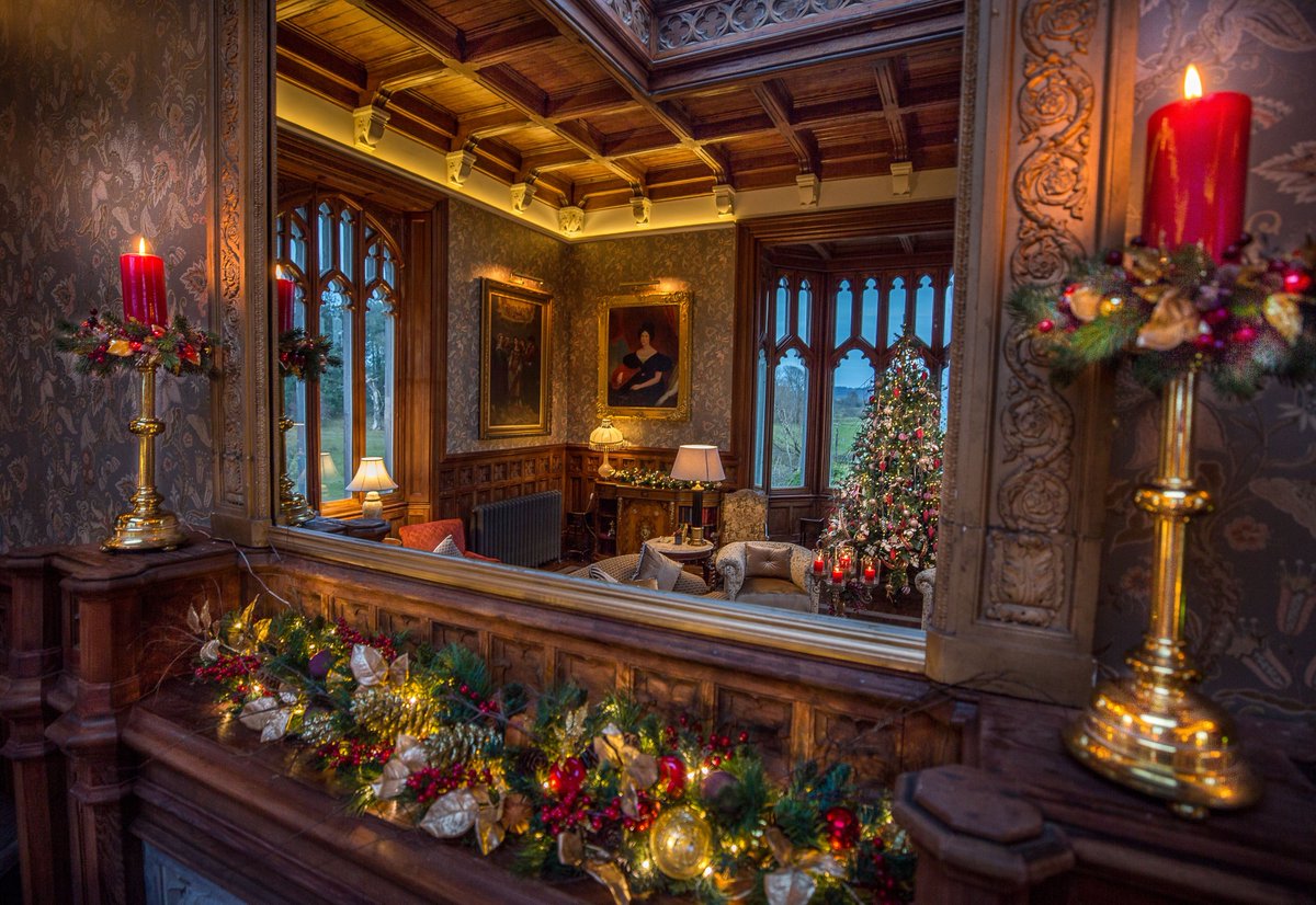 OriginalIrishHt's tweet photo. It's officially the most wonderful time of the year🎄 Hello December✨ #ChristmasSeason #December #FestivitiesBegin @markree https://t.co/Osqcn5HbbE