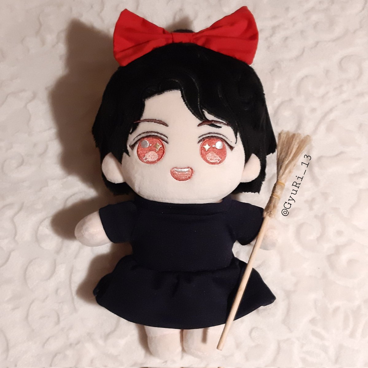 GyuRi_13's tweet photo. HeeMi's Delivery Service 🍒✨🧹
#HEECHUL #희철 #HeechulDoll https://t.co/uPArQkga2P