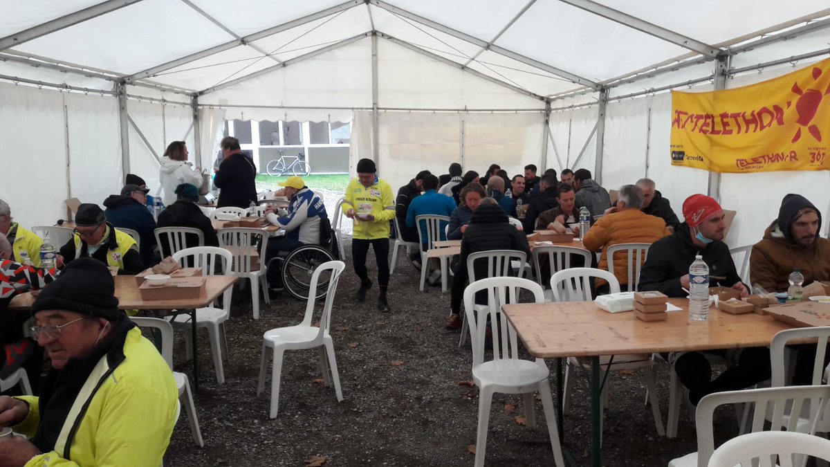 ASGE_DA's tweet photo. 3eme jour sur les vélos pour l'@ASGE_DA autour de la centrale de #SaintAlban . 2334 km parcourus ont générés 2334€ au profit du #Telethon2021 . Merci a tous les cyclistes. https://t.co/TnKLVFPSxQ