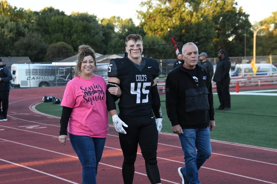 Blessed to receive and offer to play football at William Jewell College! #gocardinals <a href="/Coach_CAnderson/">Coach CA</a> @kevvkim