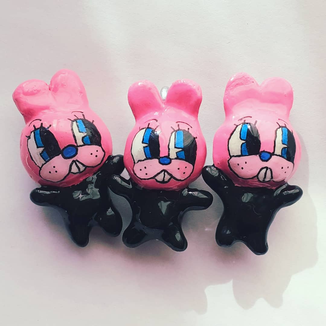 masked bunnies keychains (from a comic I haven't shared yet)
https://t.co/ng2pIwaEUT 
