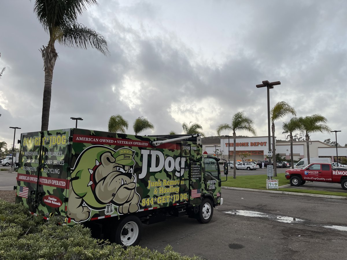 JDogNSanDiego's tweet photo. Have you ever seen this trailer around San Diego? If you have, don't be shy and mention that you saw this post on social media!
#jdog #veteranowned #junkremoval #haulingservices #hauling #rentalproperty #propertymanager #propertycleanup https://t.co/iHtsa5Bfsu