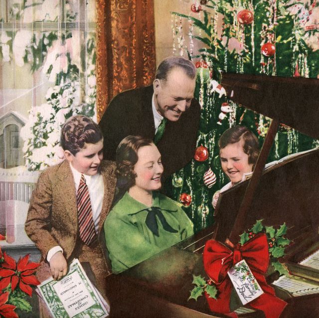 C4LiveEnt's tweet photo. Happy December 1 everyone what is your favorite Christmas song this season? 
#XPRAugusta #FirstCityOfMusic #XPRAUG #VisitAugusta #LoveAugusta #C4Live https://t.co/xSWLrW9uYL