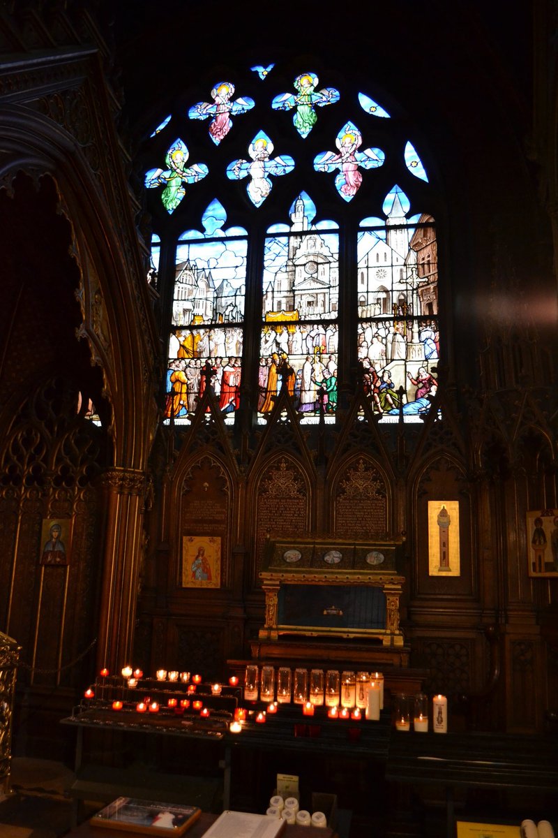 Nuagedeparis1's tweet photo. #ChurchesInChurches
"La procession de la châsse de Sainte Geneviève", Saint-Étienne-du-Mont, Paris, France.
#Vitrail #StainedGlass: Édouard Didron, 1882.
@BSMGP
(front view 📷 : Mbzt (Creative common)
#AnimalsInChurches https://t.co/nMZLw6j01i