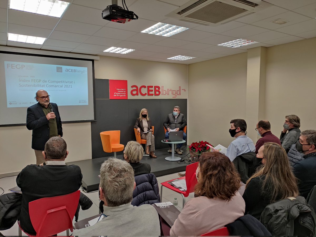 AcebBergueda's tweet photo. 👉 La presidenta de la @FegpComunicacio @neuslloveras i @jmserarols president de l'ACEB obren la presentació de l'Índex de Competitivitat de les comarques catalanes 2021.

👉 Hi assisteixen gran part dels representants del teixit polític, empresarial i social del #Berguedà. https://t.co/9VaKFbiT7O