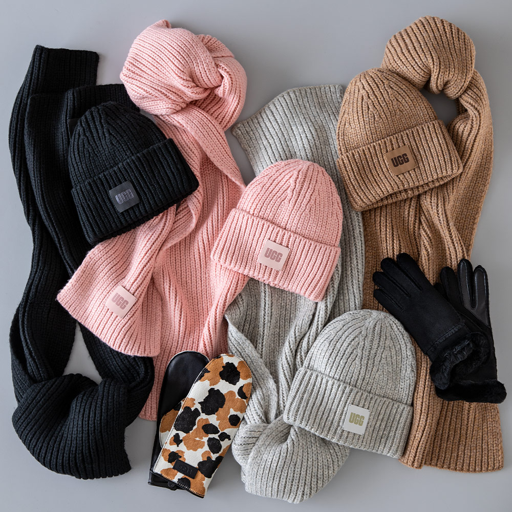 Von_Maur's tweet photo. Beat the BRRR! 🥶🥶🥶 Essential cold cold weather accessories to keep you toasty all winter long:
https://t.co/KrxbAZ2fnQ
#VonMaur #ShoppingPerfected #wheninwinter #keepitcozy #gotsnow #mittenmania https://t.co/i7ybgEagcJ