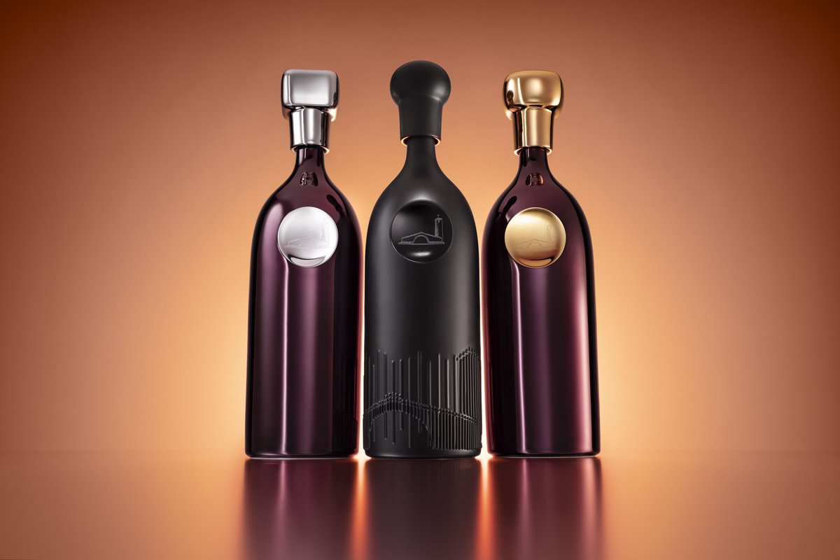 cbrands's tweet photo. Robert Mondavi Winery has partnered with legendary French porcelain house, @Bernardaud. This limited series will feature 1,966 porcelain magnum bottles available for purchase exclusively through non-fungible tokens, each a unique and collectible art piece.
https://t.co/GlG1csHXnn https://t.co/hi5FVIrNm5