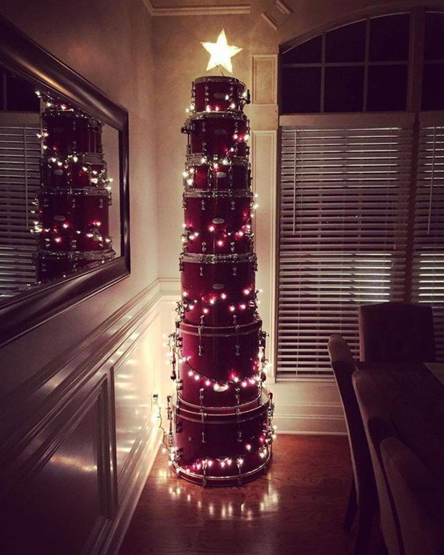PearlDrumCorp's tweet photo. It's December 1st... time to plan your #PearlTree for this holiday season!🥁🎄 Don’t forget to tag us for a chance to be featured on our page! 📷 Pearl Artist @LesterEstelle https://t.co/x7WukVQtVq