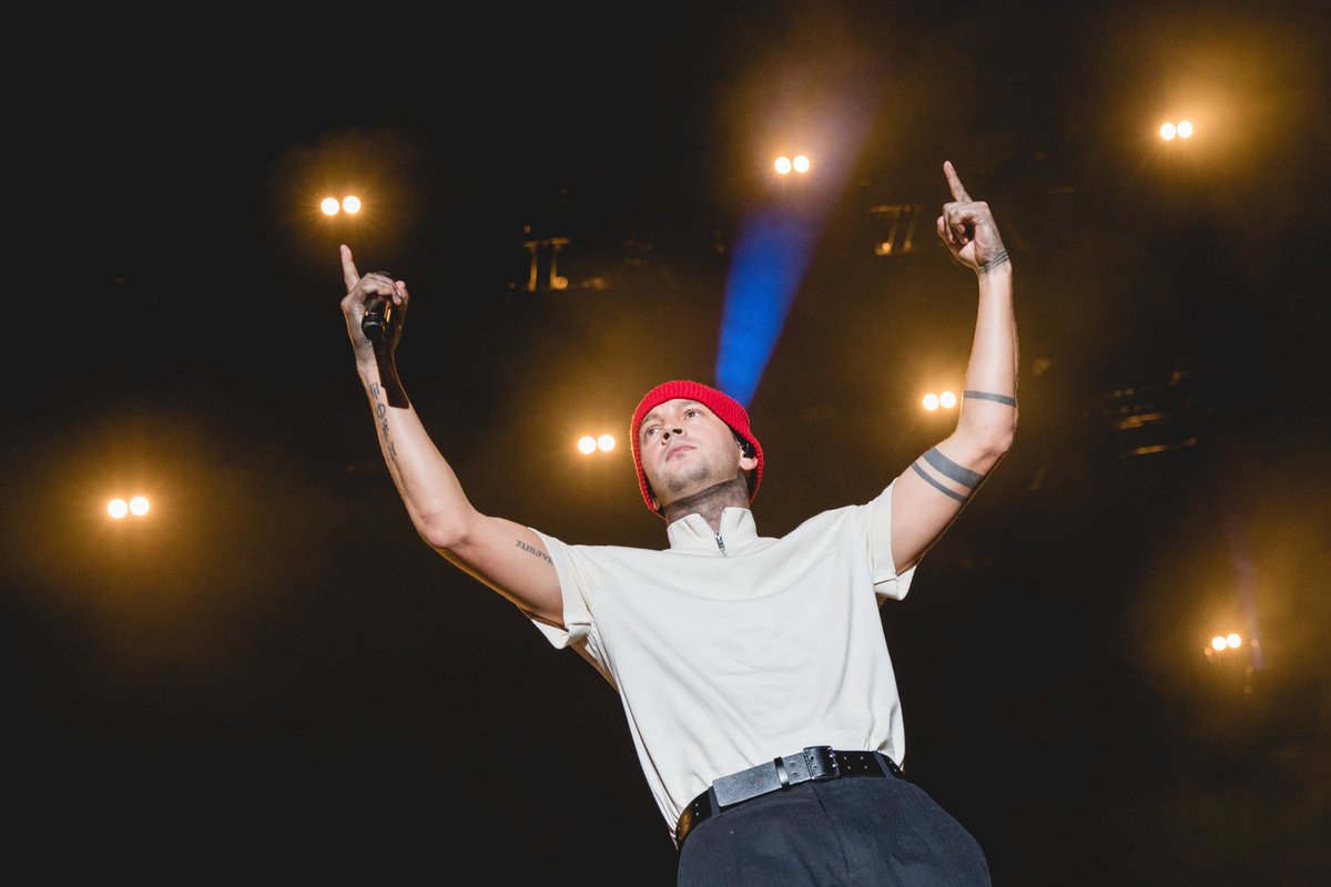 iHeartRadio tweet picture