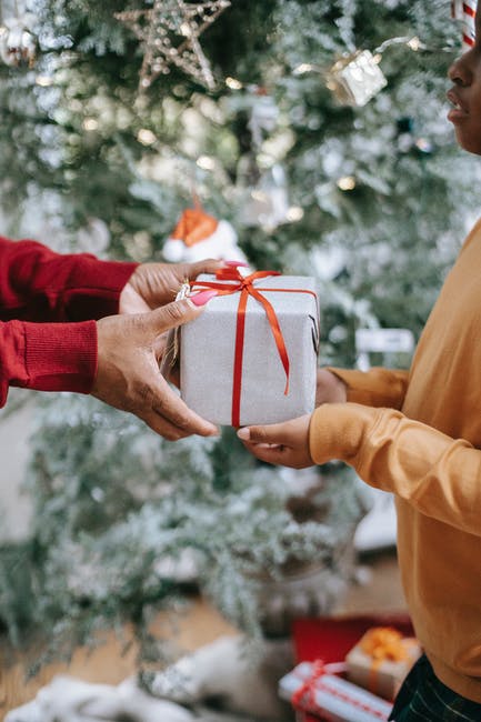 Looking for a way to give back this holiday - without visiting the mall? Shop our Amazon wish list to help survivors and their families living in shelter! 
ow.ly/egZo50H1bVv