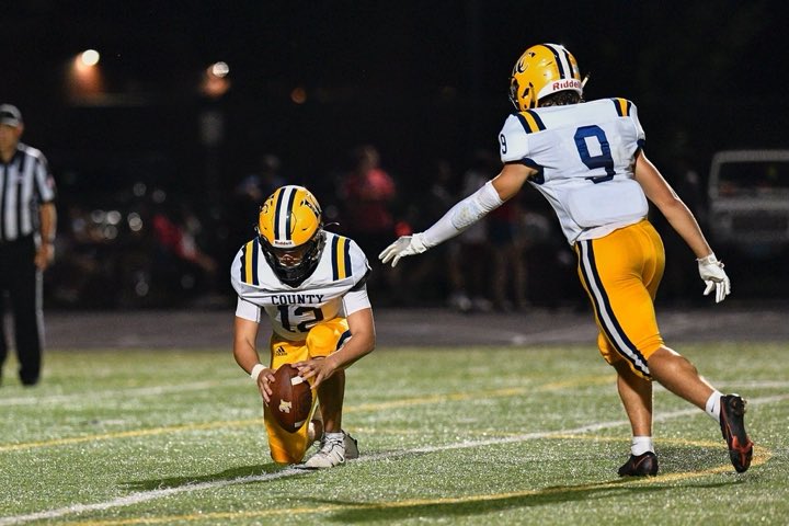 Blessed to be named 1st Team All Region Kicker <a href="/HKA_Tanalski/">Adam</a> <a href="/CoachP_eterson/">Coach P 🍎🏈📚🎓CoachesHelpingCoaches</a>