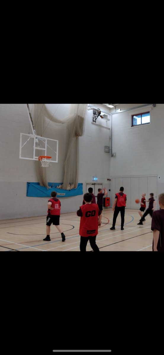 RSHS_HWB's tweet photo. Basketball Club 💪🏀⛹️⛹️‍♀️ attracting great numbers each week. Well done to all involved. Bring on the basketball competitions 👍 #trainhard #ExtraCurricular @astleysports @RSHS_HighSchool @StamfordTrust https://t.co/pJHKKwtcAe