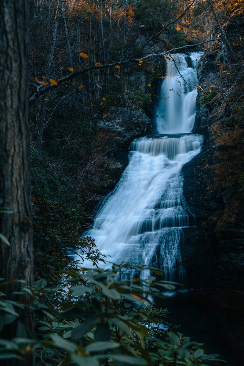 peachhikes's tweet photo. A little something for #WaterfallWednesday #photography https://t.co/vSRUGpsD6X