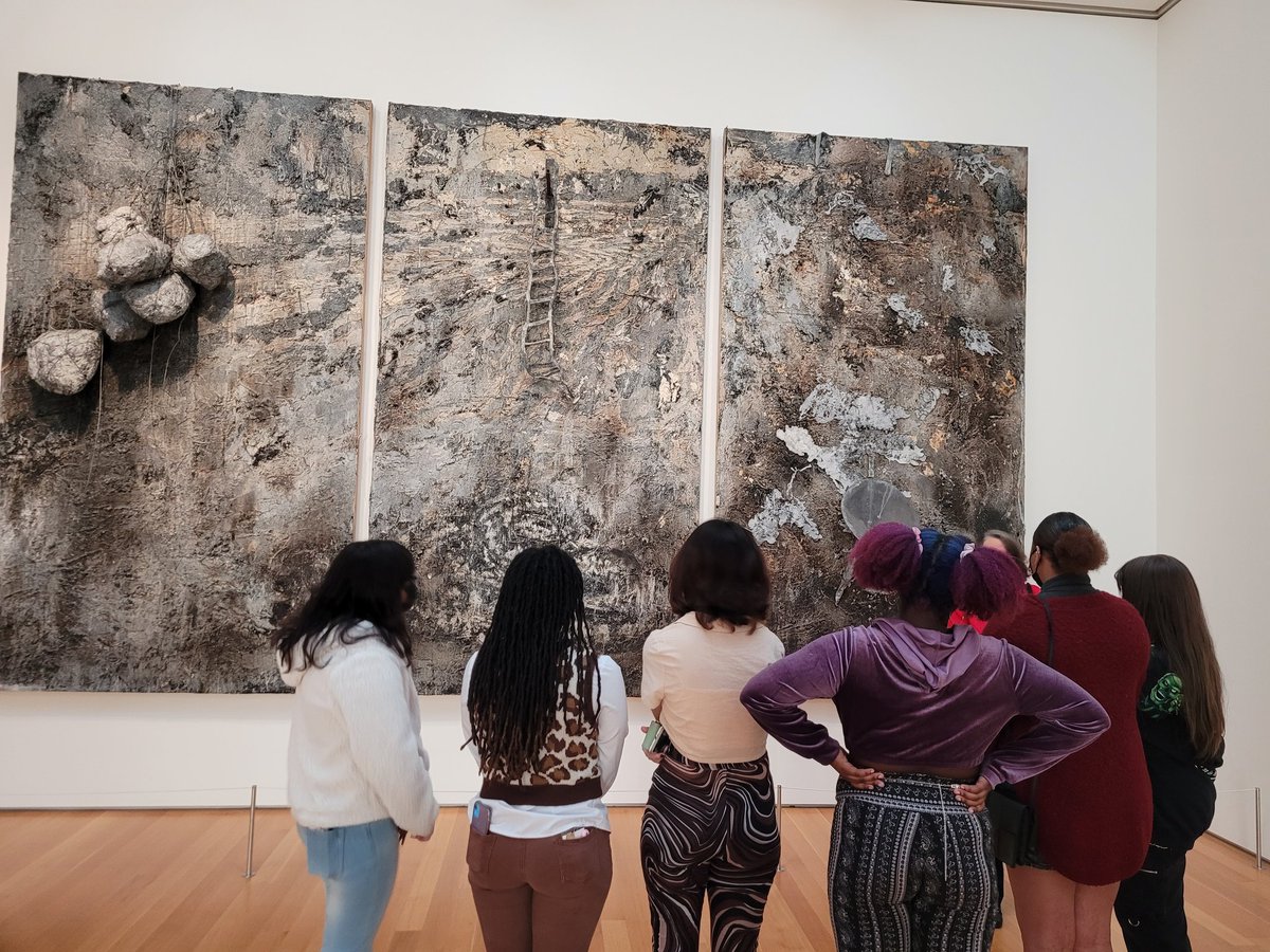 SRMHSart's tweet photo. December 1st and 65 degrees. A beautiful day to tour @ncartmuseum with a group of @SRMHSart students https://t.co/lQvYfam4iT